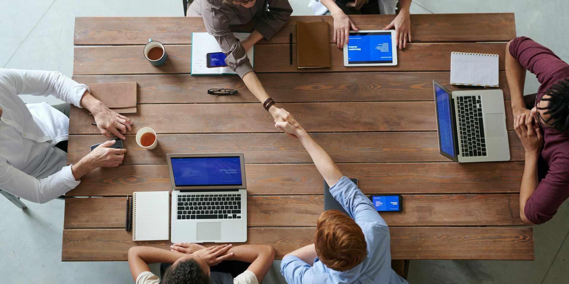 Comité Social et Économique (CSE) lors d'une réunion sur la transition écologique des entreprises