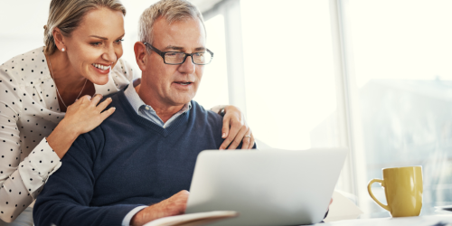 Plan d’épargne d’entreprise, de nouveaux cas de déblocage Photo illustrant un employé profitant de son plan d'épargne entreprise