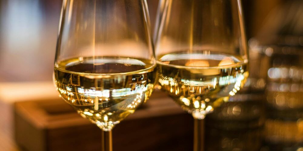 La situation économique du marchés des vins et spiritueux, cidres et jus de fruits en 2024 image illustrant La situation économique du marchés des vins et spiritueux, cidres et jus de fruits en 2024, vin en verre